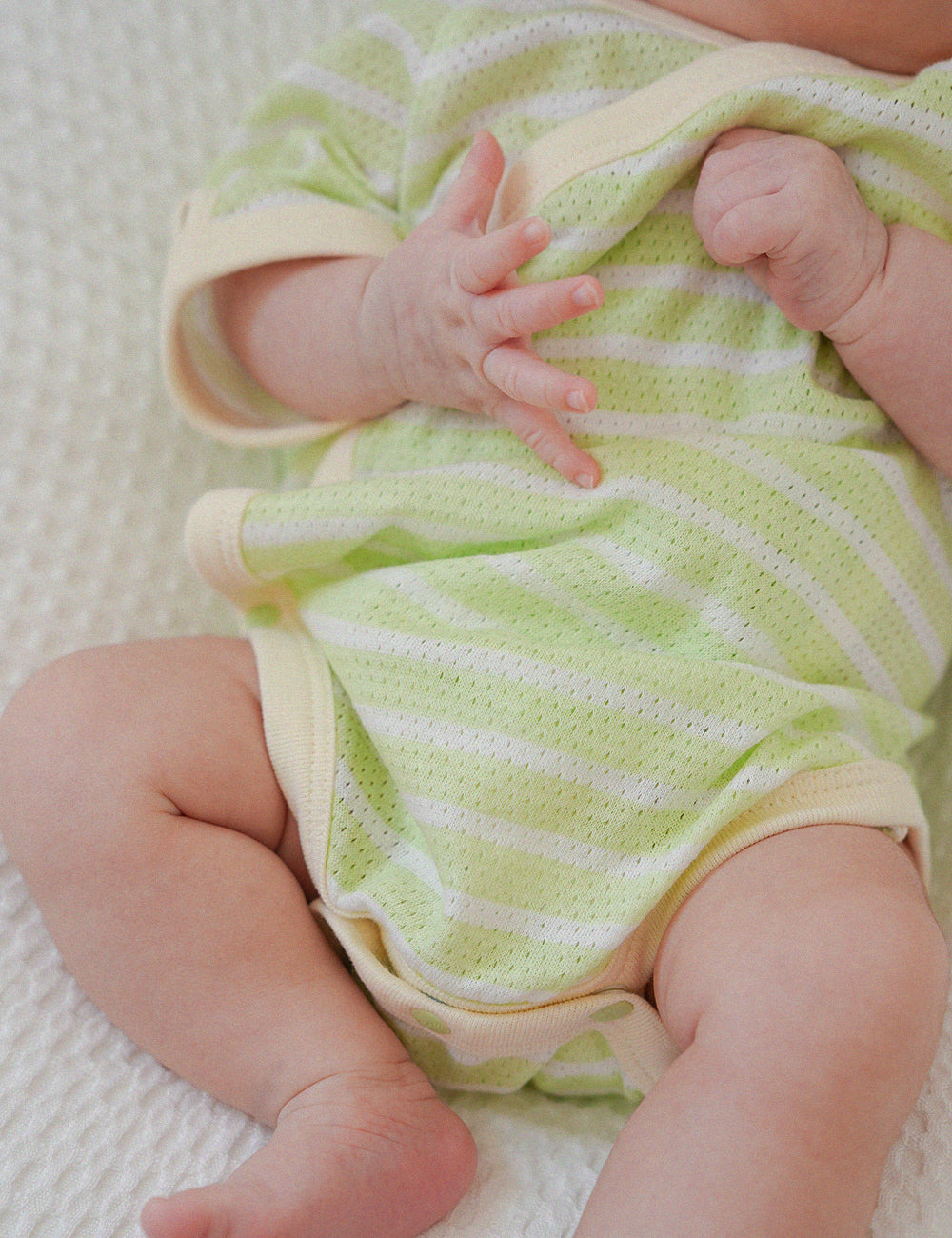 Newborn Mesh Bodysuit _Short_Sleeved__product_main_02_03.jpg
