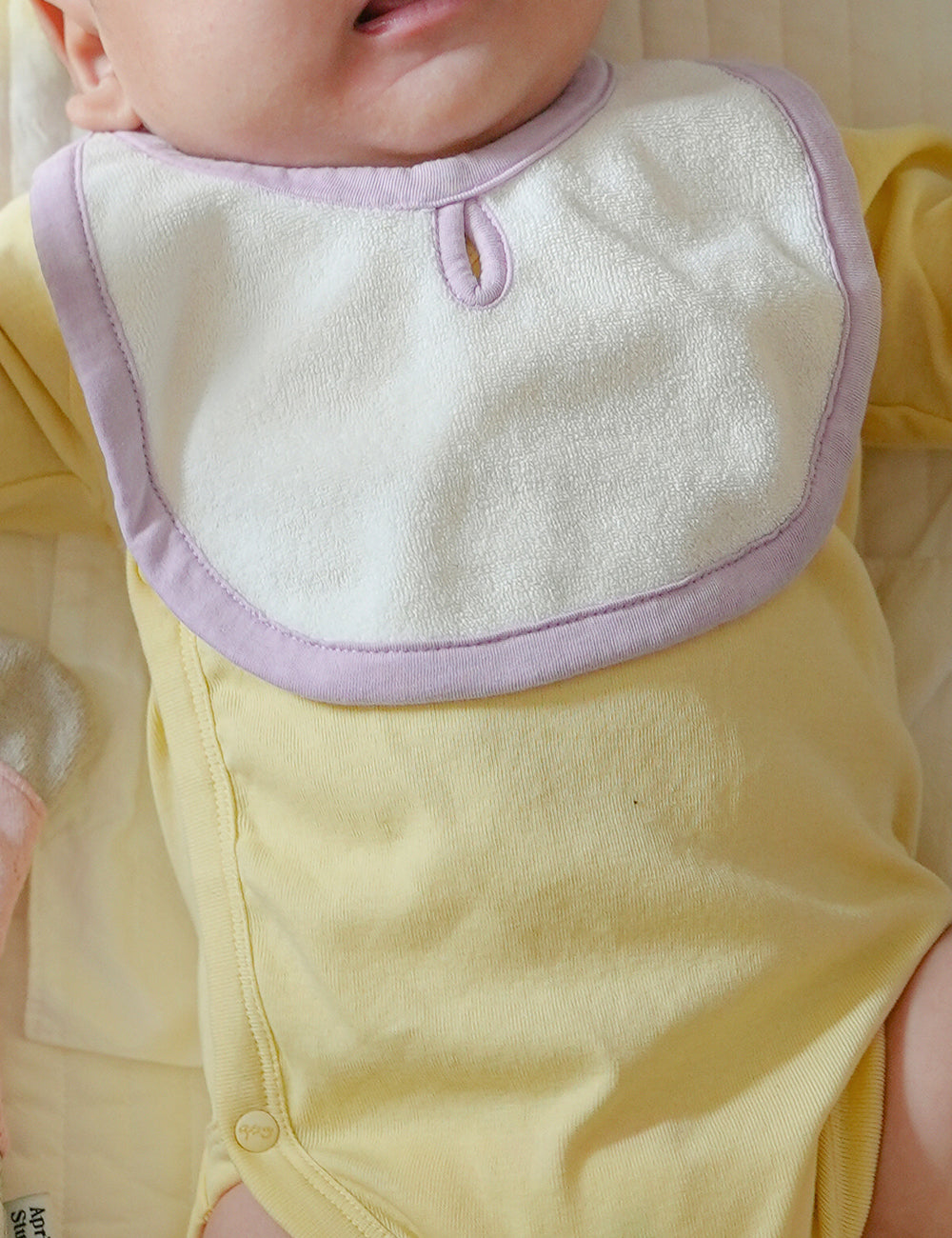 newborn-rest-bib_product_main_00_2.jpg