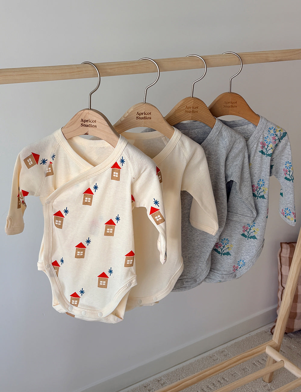 babycot-diary-newborn-bodysuit-2pcs_product_main_01_thumb02.jpg