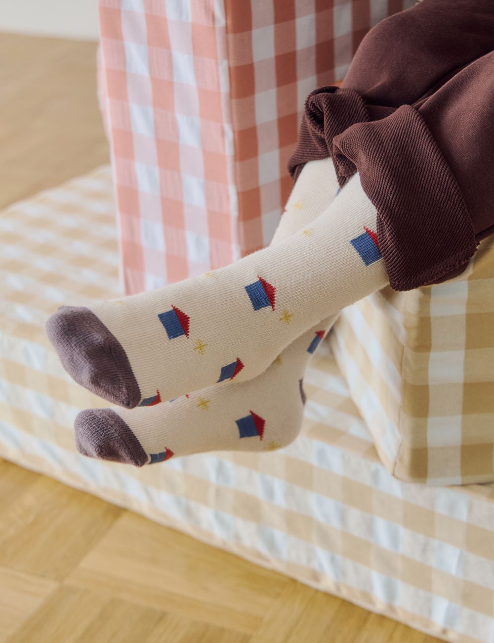 cottage-socks_product_main_01_thumb01.jpg
