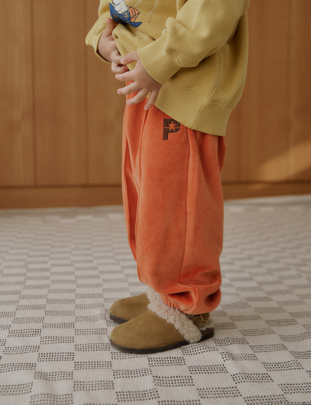 nette-velour-pants_product_main_00_썸네일일부 1.jpg