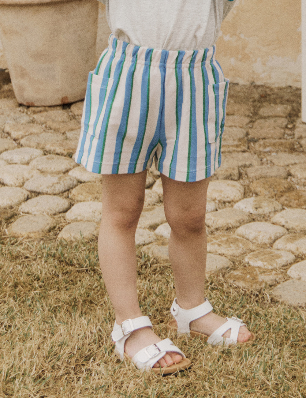 vertical-stripe-shorts_product_main_01_thumb01.jpg